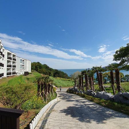 Windy Hill Resort Geoje Bagian luar foto